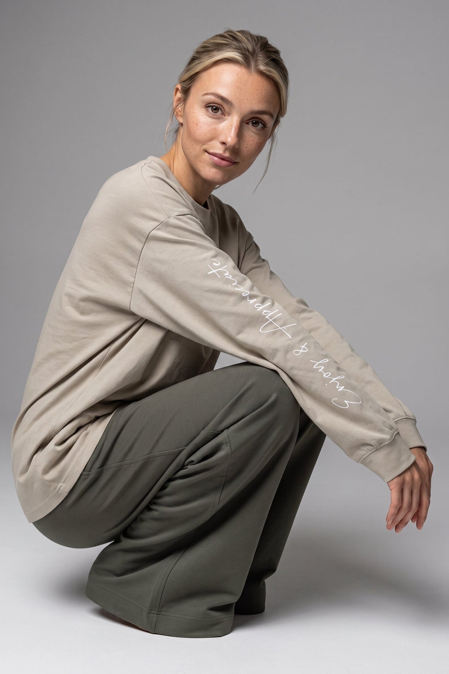 Overdimensjonert langermet unisex T-skjorte