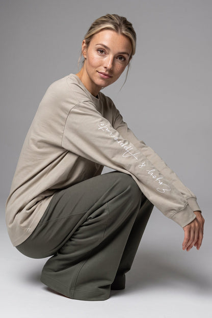 Overdimensjonert langermet unisex T-skjorte