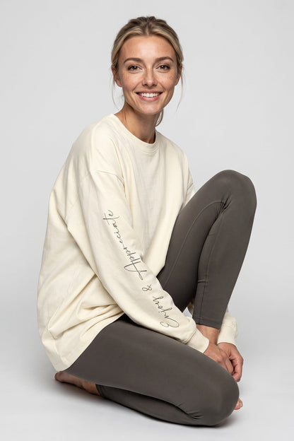 Overdimensjonert langermet unisex T-skjorte