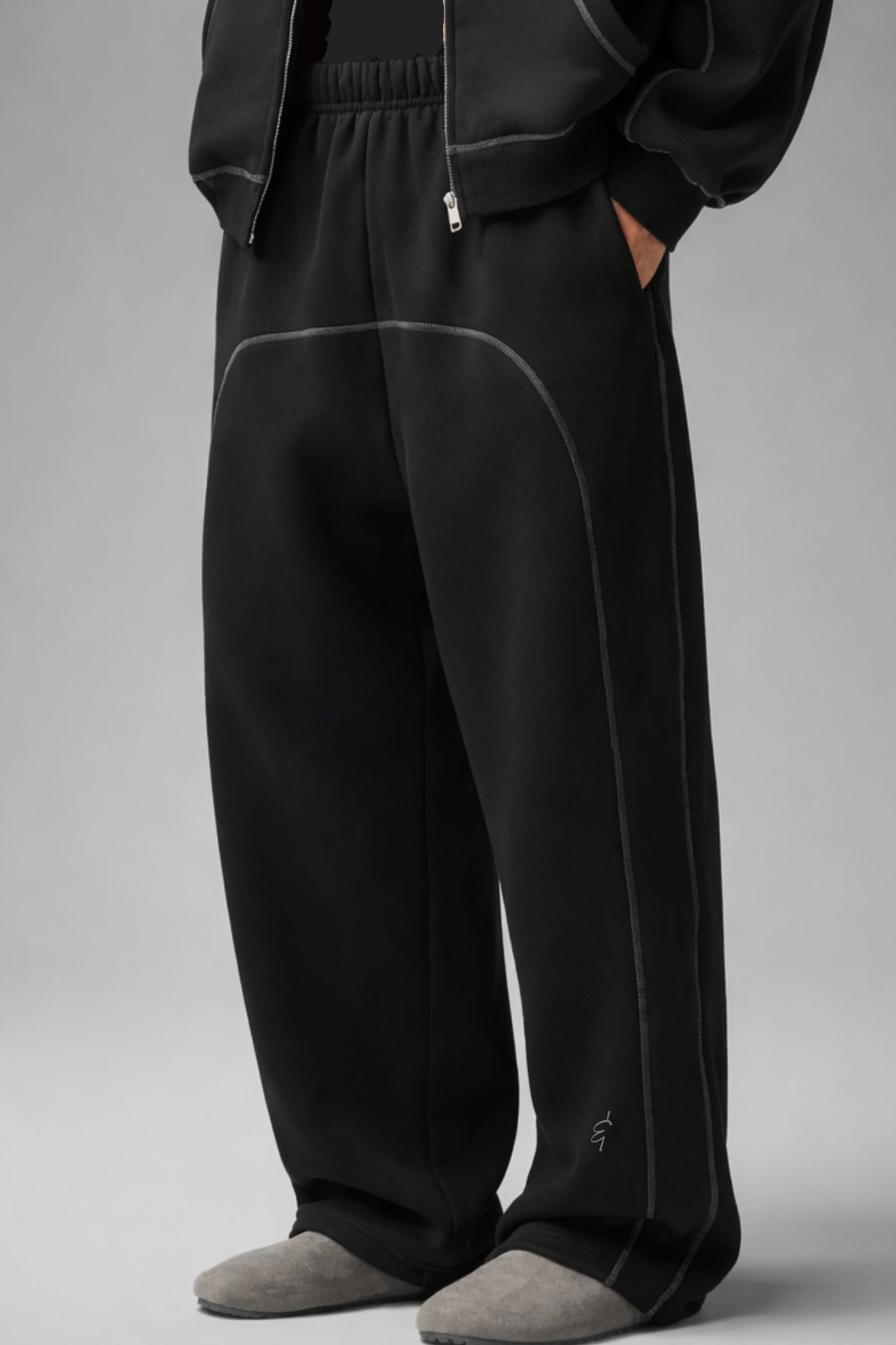 Fleece Sweatpants With Contrast Stitching