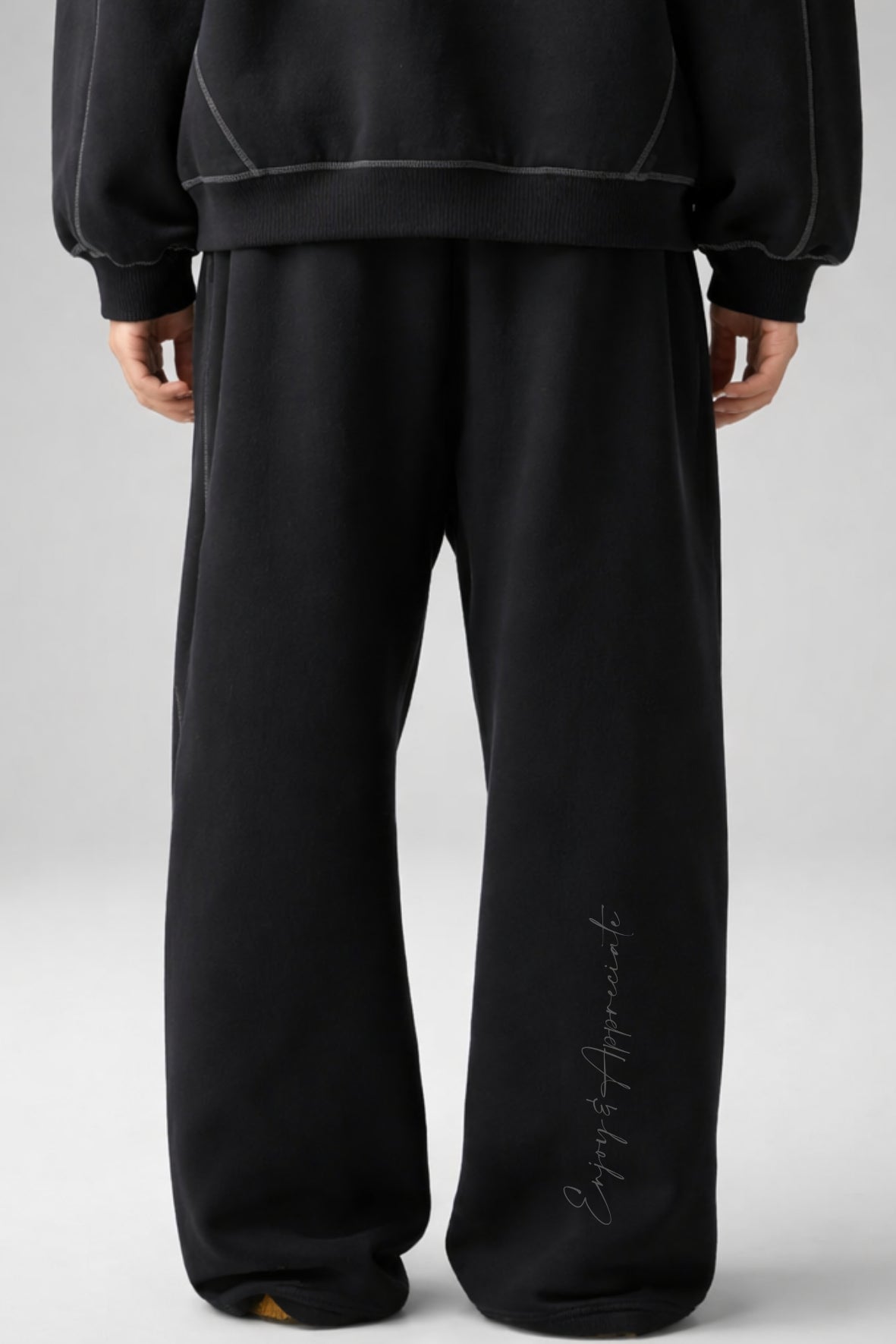 Fleece Sweatpants With Contrast Stitching