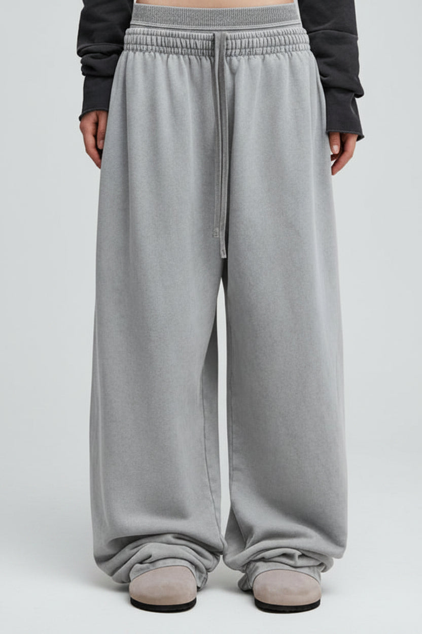 Wide leg sweatpants in gray with elastic waistband drawstring made of soft cotton blend fabric